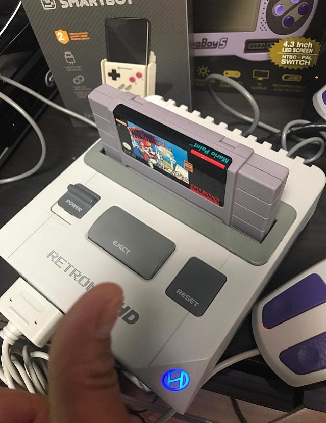 Hyperkin Supa RetroN HD - SNES clone